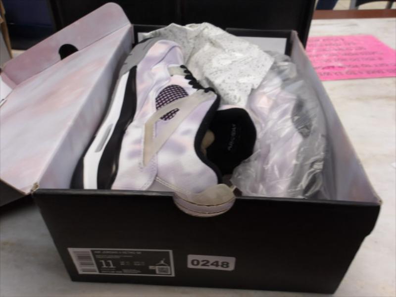 248 - Air Jordan sz 11