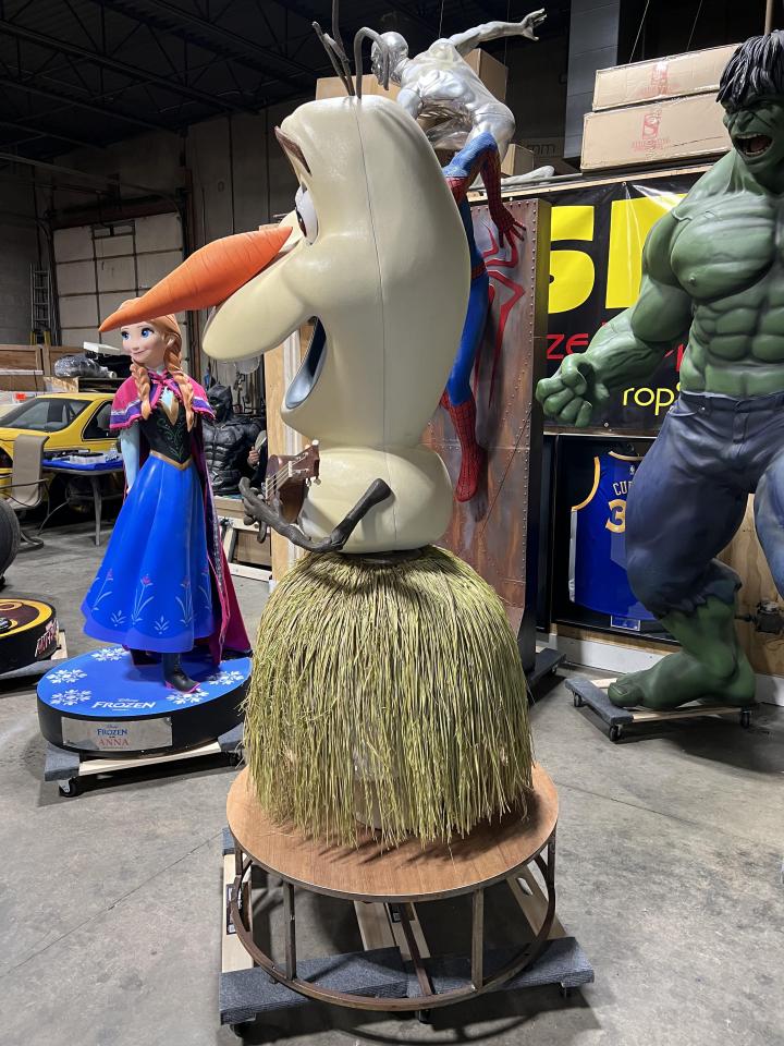 Life Size Disney Frozen Elsa and Anna with Olaf