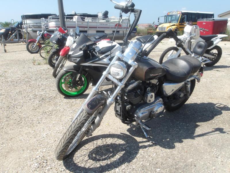 D81 - 2004 Harley Davidson XL1200C