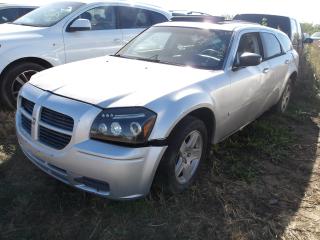 D121 2005 DODGE MAGNUM SXT