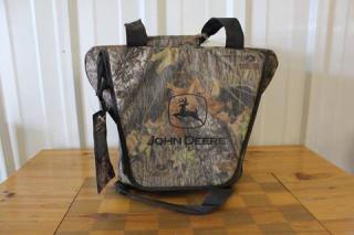 Mossy Oak John Deere Camo Bag - Lot # J1072