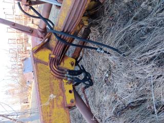 EzeeOn Tractor Loader With Grapple - Lot # N1032
