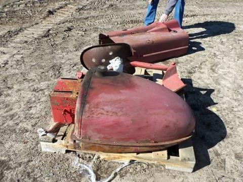 International Super MD Tractor Tins - Isanti, MN