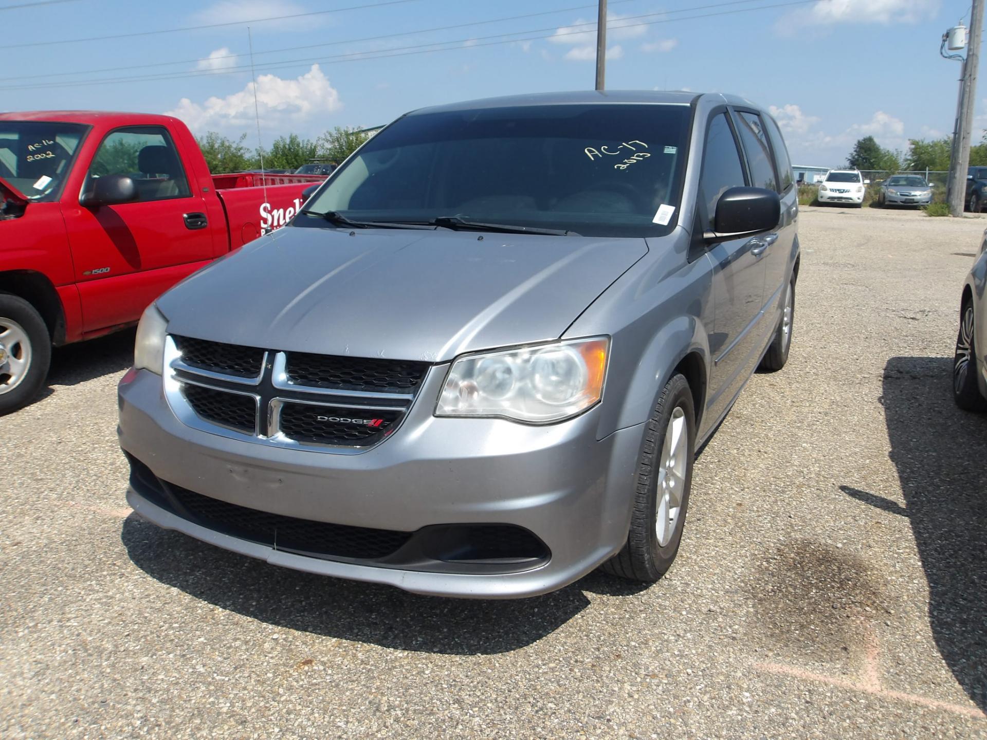 AC17 - 2013 Dodge Grand Caravan SE