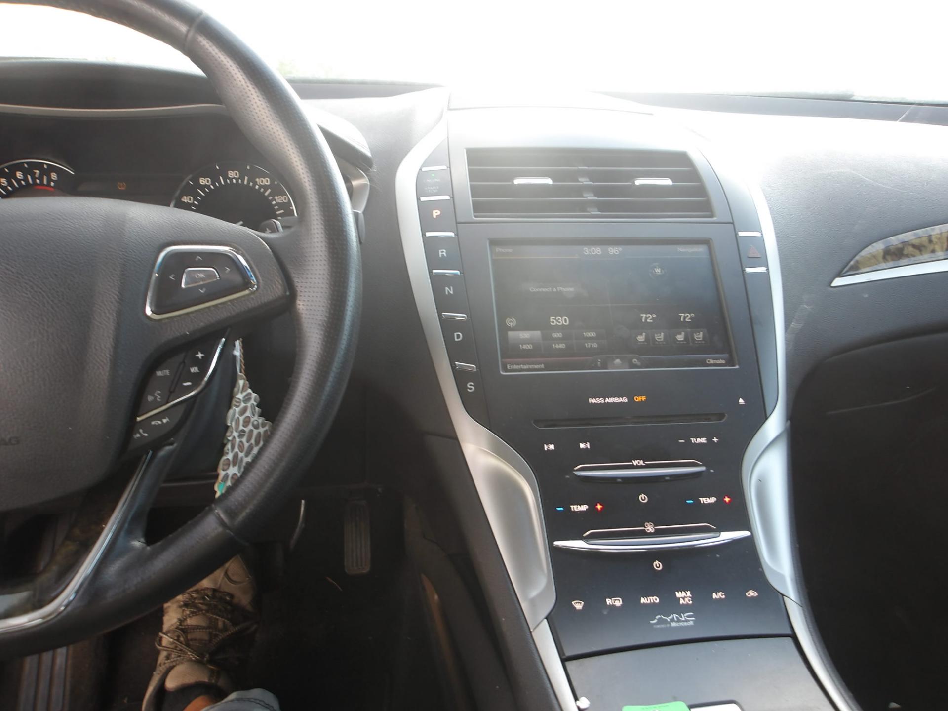 D32 - 2013 Lincoln MKZ