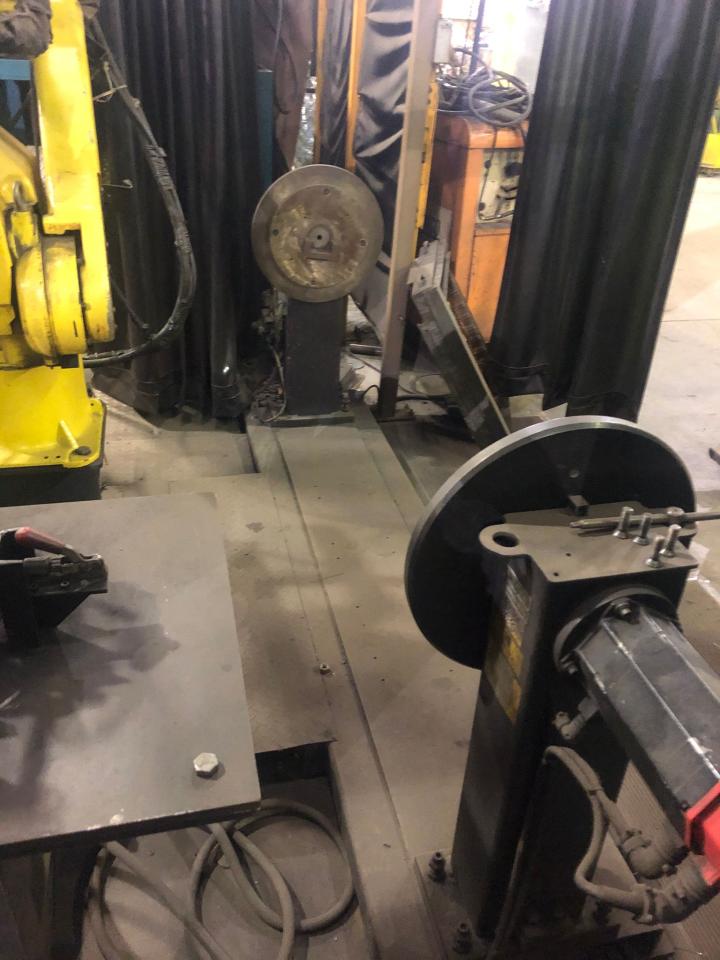 Fanuc ARC Mate 100 Weld Cell with 7th Axis