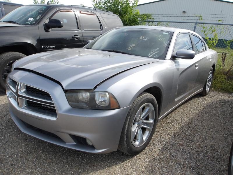 D8 - 2011 Dodge Charger SE
