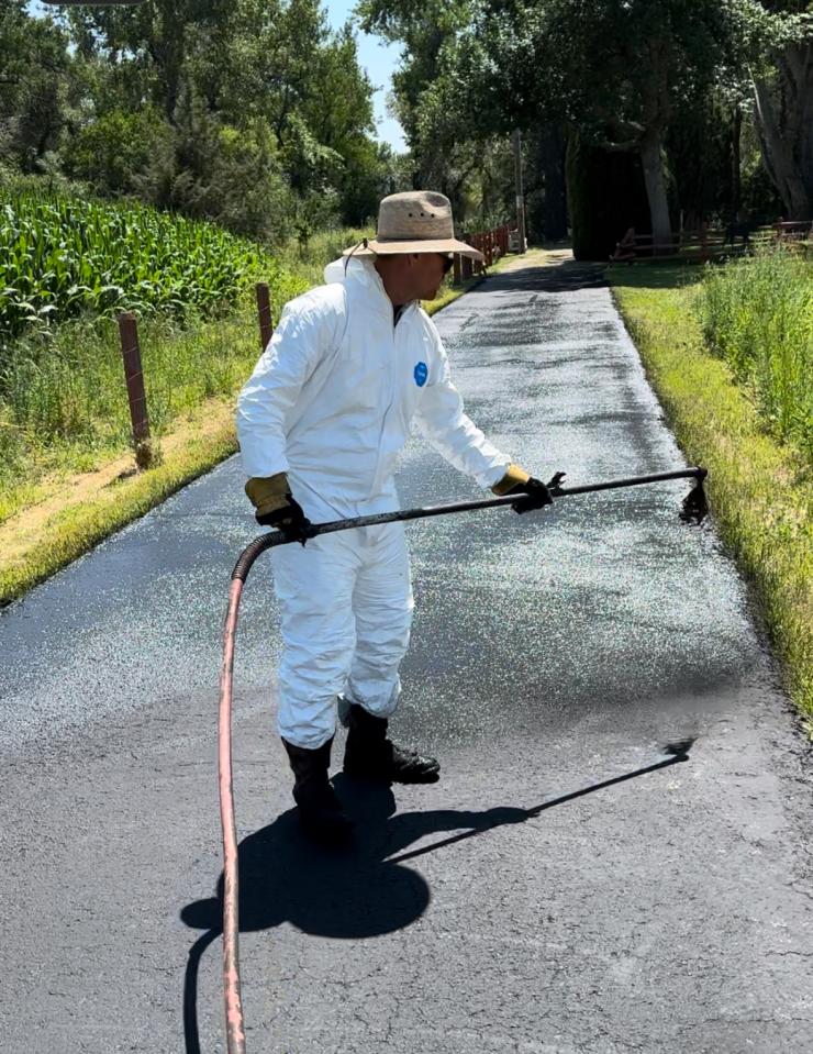 Asphalt Sealcoating