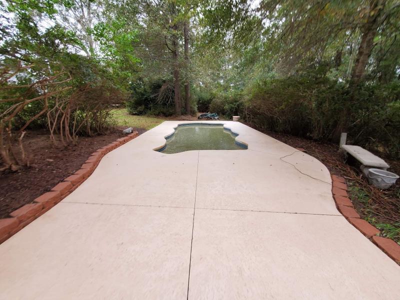 Pool Deck Cleaning