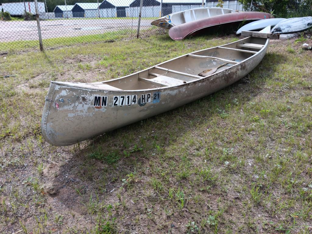 17' Alumacraft Canoe - Item # 2
