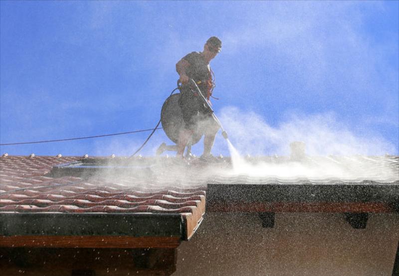 Roof Washing