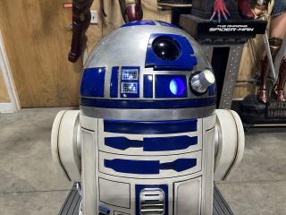 Life Size Star Wars Sideshow Version 2 R2-D2 and C-3P0