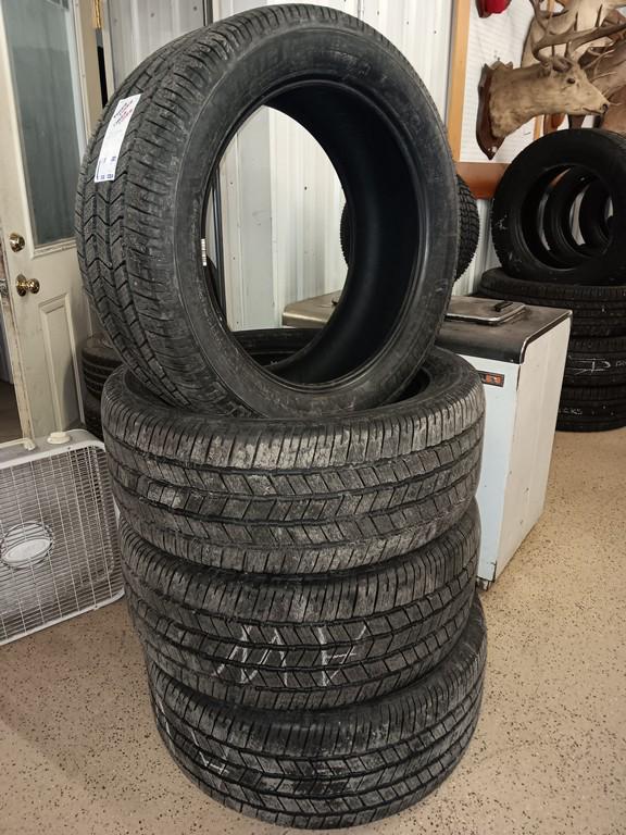 305/45R22 Michelin Defender LTX M/S 2 Tires Set of 4