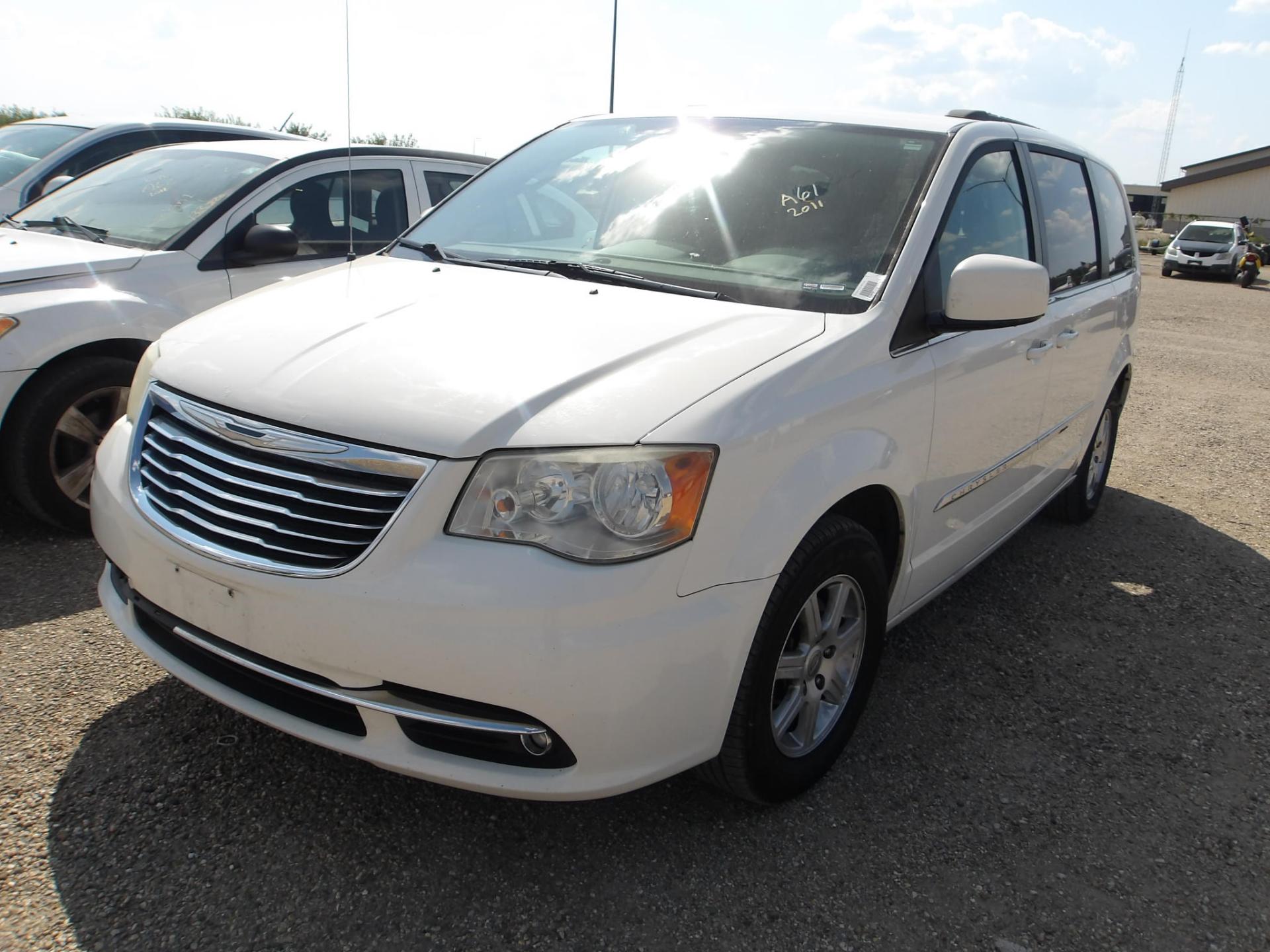 A61- 2011 CHRYSLER TOWN & COUNTRY
