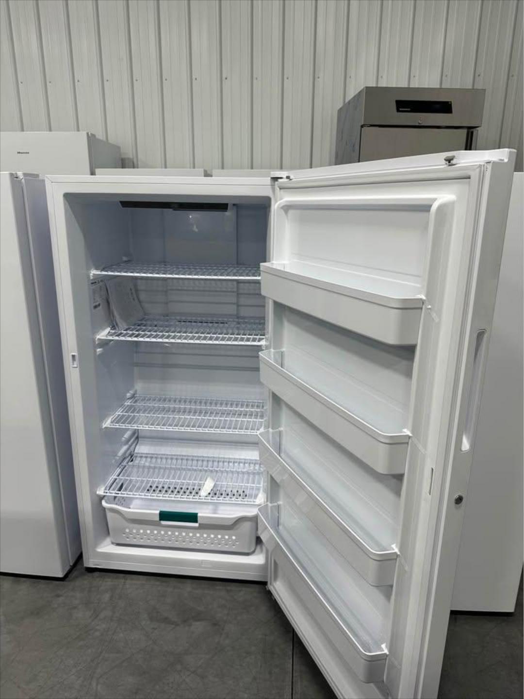 Hisense 17.1 cu. ft. Garage Ready Frost Free Convertible Upright Freezer in White