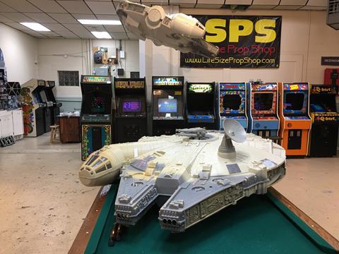 Star Wars Toys R Us Millennium Falcon Extraordinaire