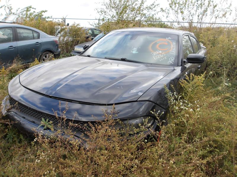 D265 2016 DODGE CHARGER SE