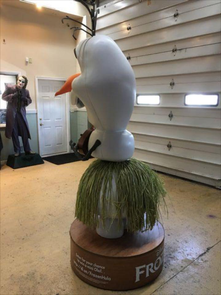Life Size Disney Frozen Olaf SUPER RARE!!!