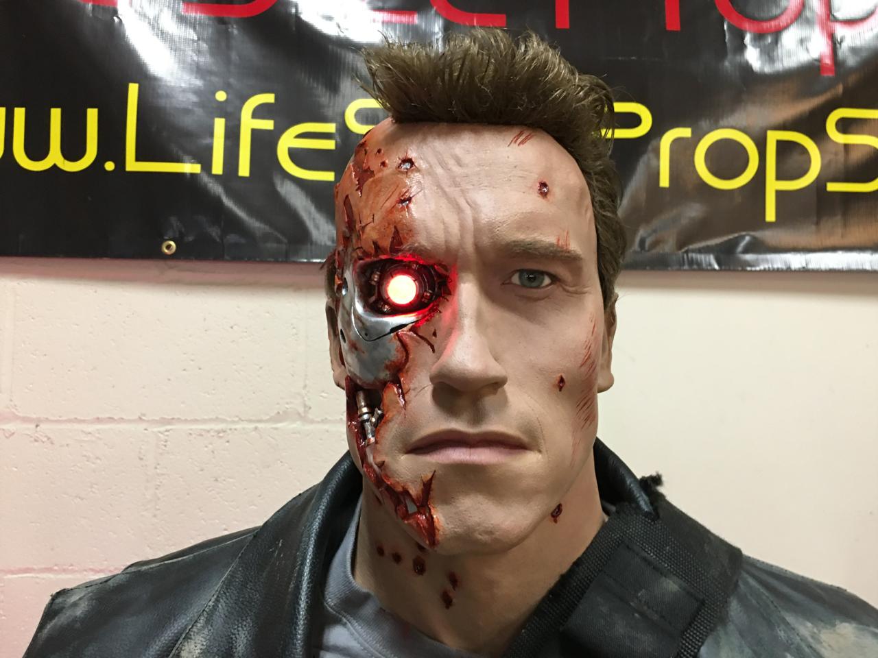 T2 Terminator Battle Damaged Arnold Schwarzenegger