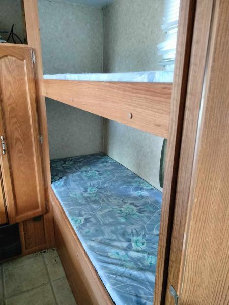 2007 PALOMINO BY FOREST RIVER Puma 32' Bumper Pull Camper