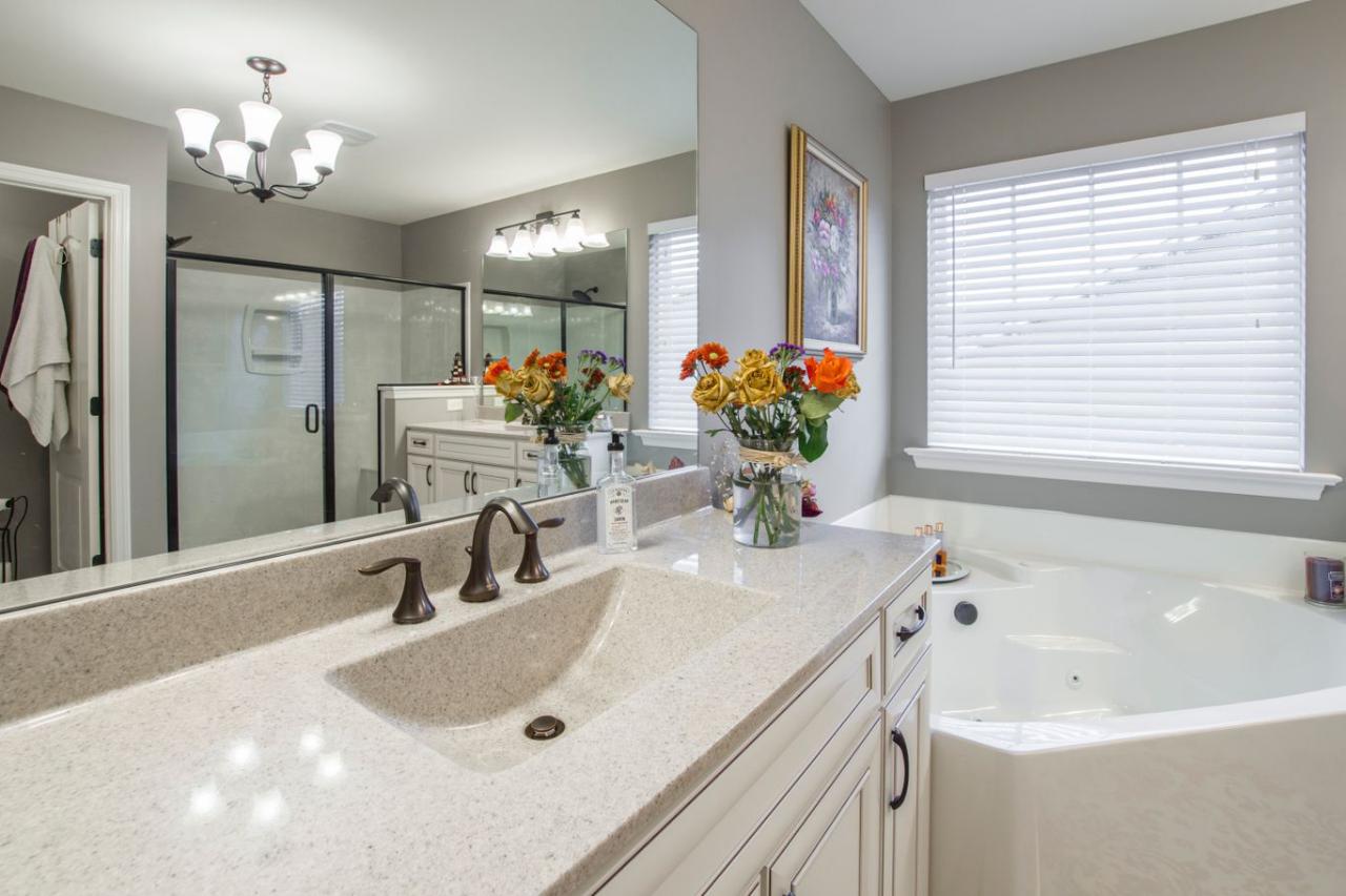 Kitchen &amp; Bathroom Remodeling