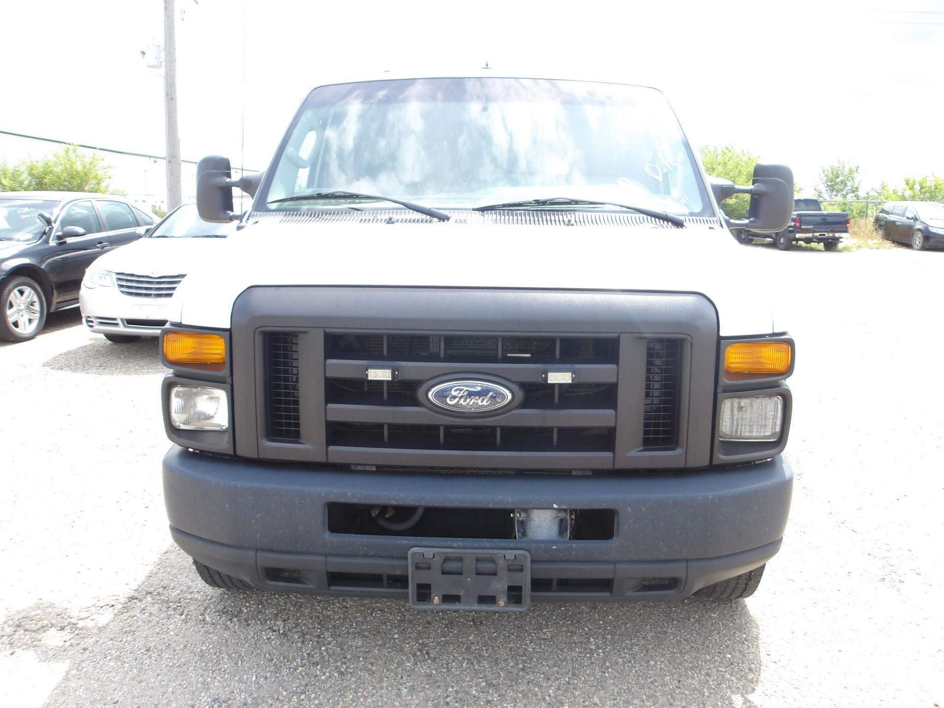D15 - 2011 Ford Econoline E350 Super Duty