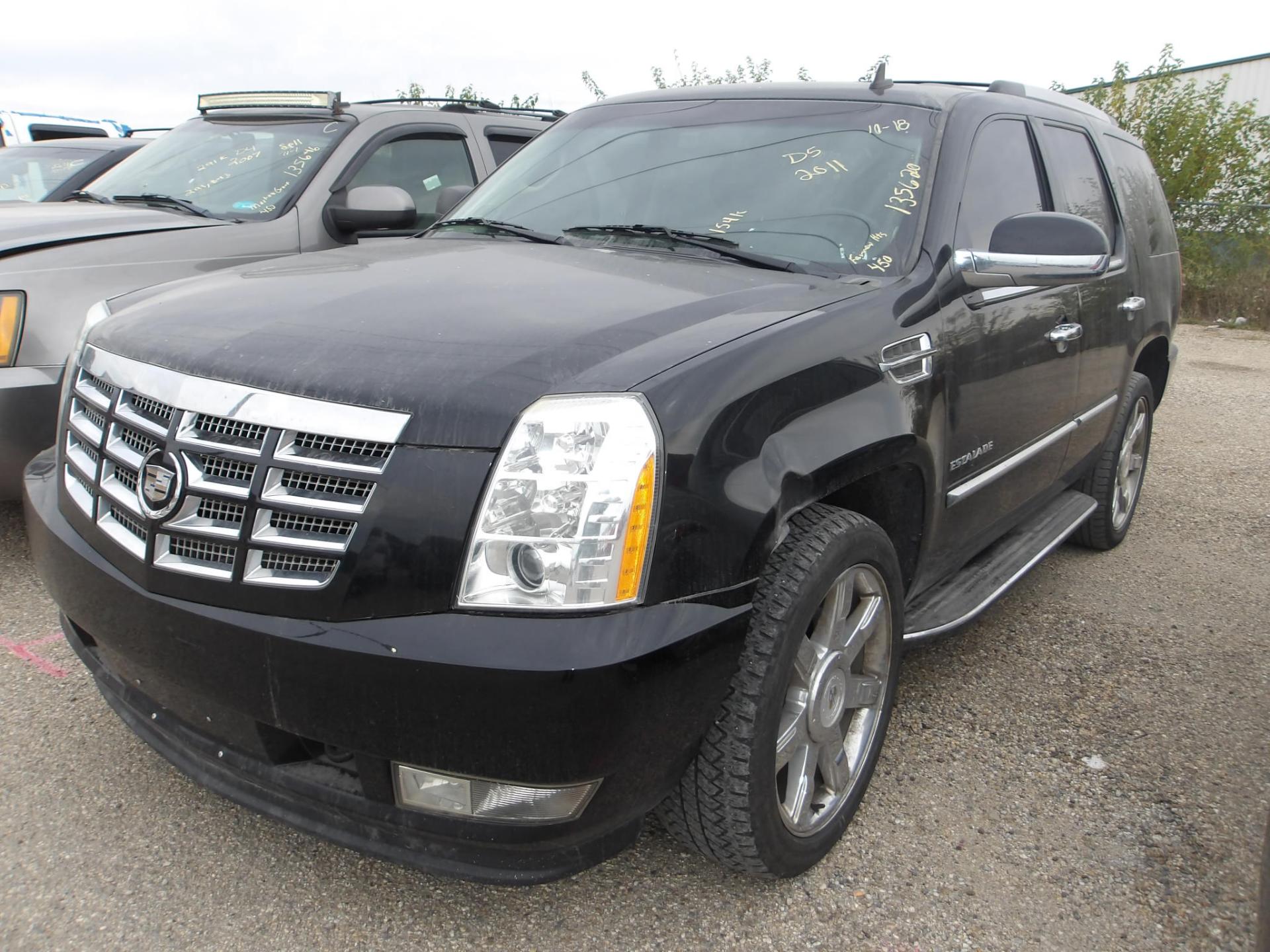 D5 - 2011 Cadillac Escalade Luxury