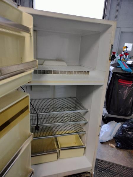 Working refrigerator