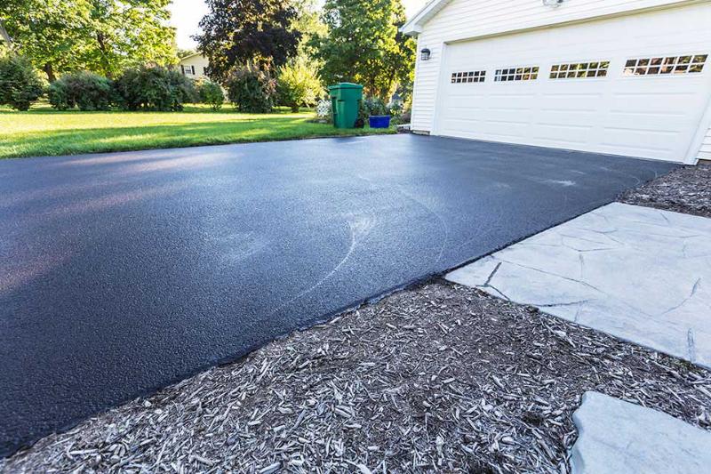 Asphalt Sealcoating