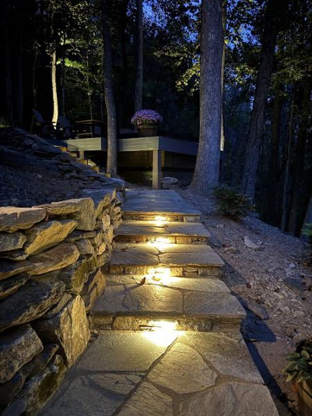 Pathway &amp; Walkway Safety Lighting