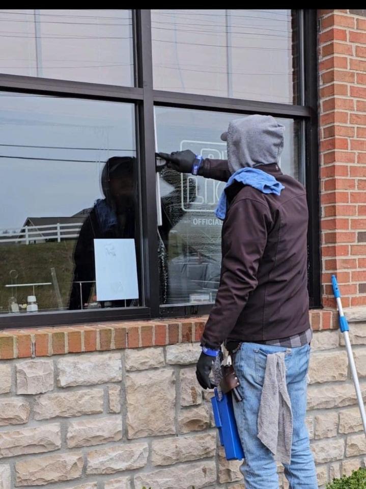 Why Choose A Power Wash Company for Your Window Cleaning Needs?