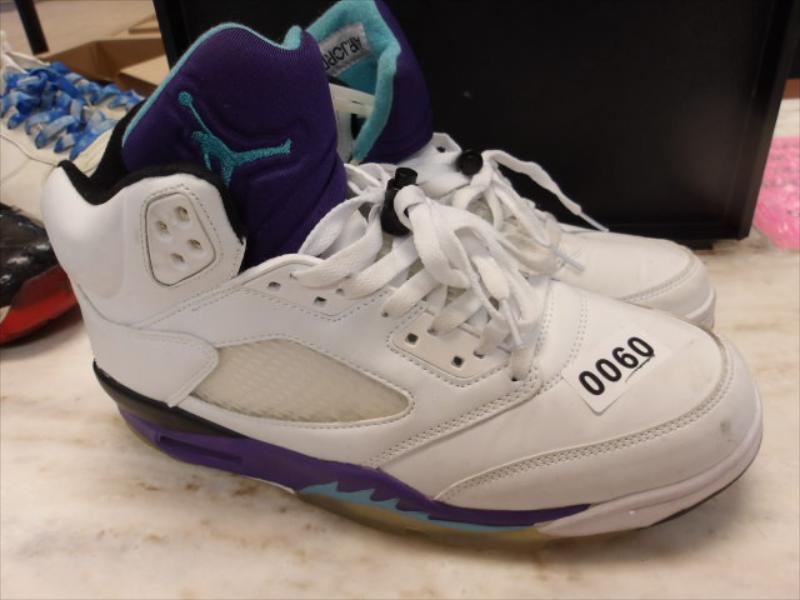 60 - Air Jordan sz 10.5