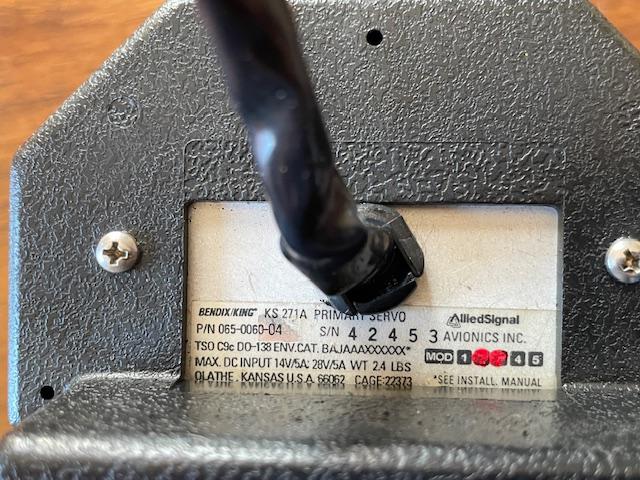 King KS 271A Autopilot Primary YAW servo. Form 8130, Used. Case Cracked.