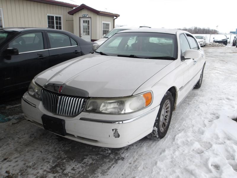 A29 - 2001 Lincoln Town Car Signature