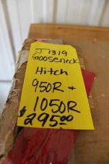 B & W Gooseneck hitch 950R & 1050R - Lot # J1319