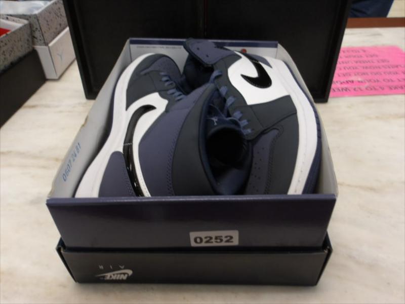 252 - Air Jordan sz 11