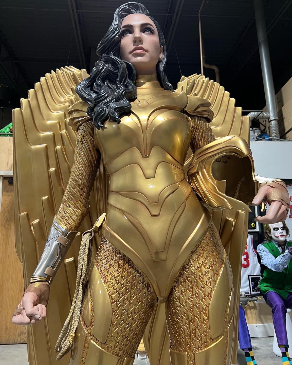 Wonderwoman 1984 Life Size Statue