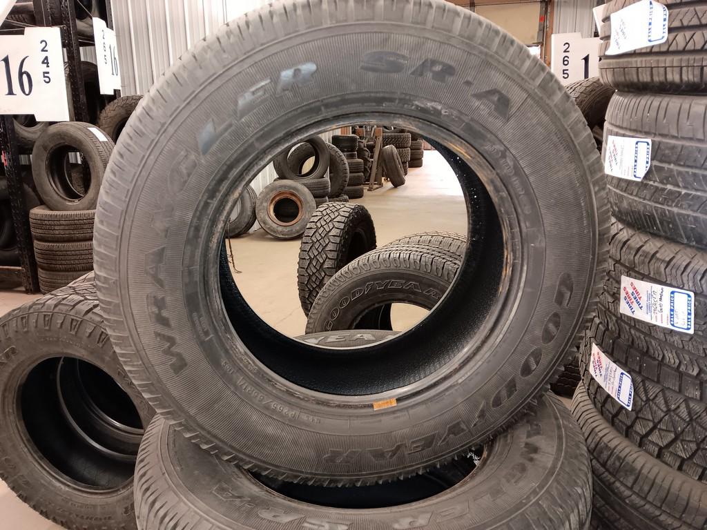 265/65R17 Goodyear Wrangler SR-A Tires Set of 4