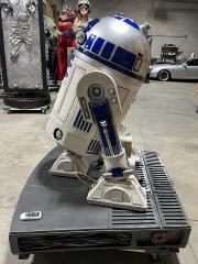 Life Size Star Wars Sideshow Version 2 R2-D2 and C-3P0