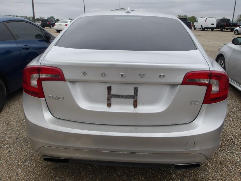 D27 - 2014 Volvo S60 T5