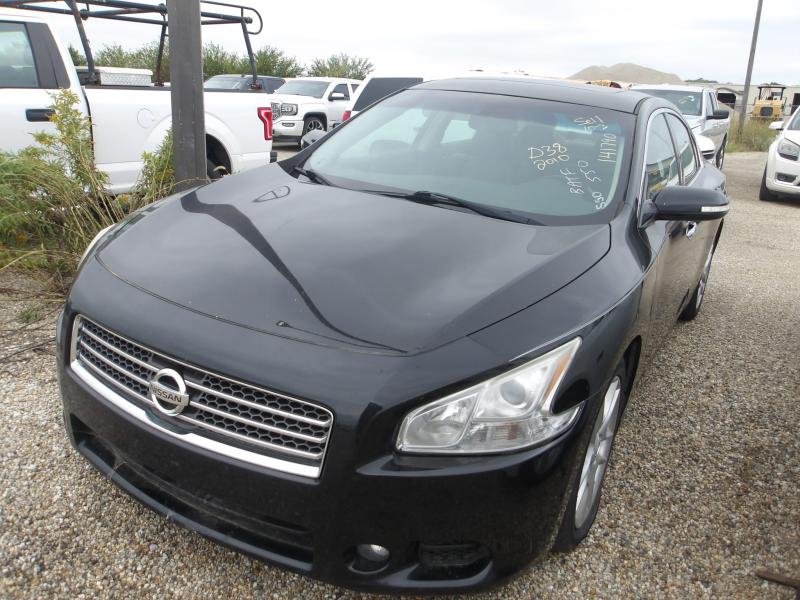 D38 - 2010 Nissan Maxima