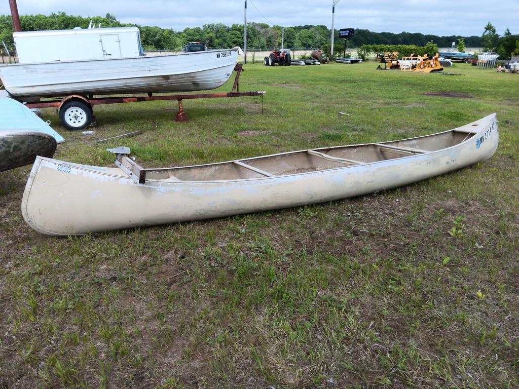 17' Alumacraft Canoe - Item # 2