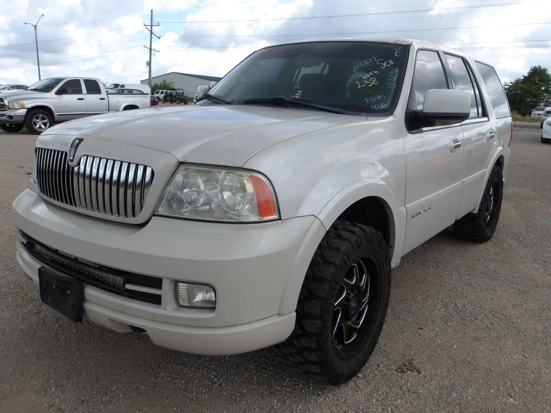 D38 - 2006 Lincoln Navigator