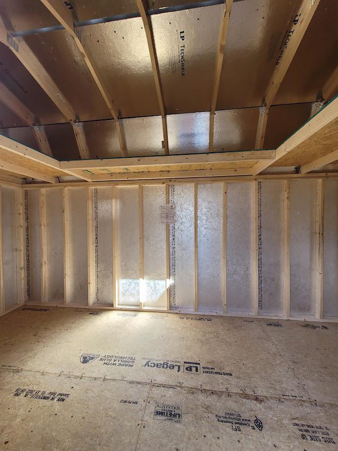 8X16 LOFTED BARN W / U-LOFT