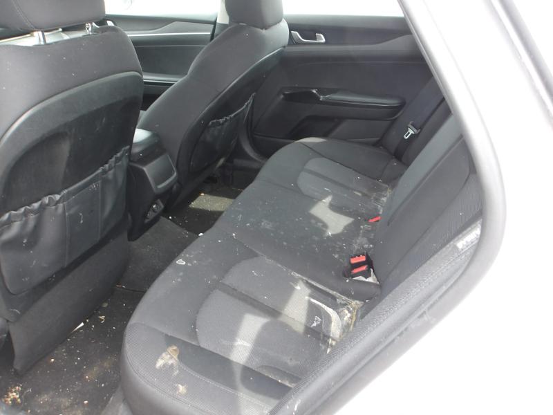 D9 - 2023 Kia K5 LXS