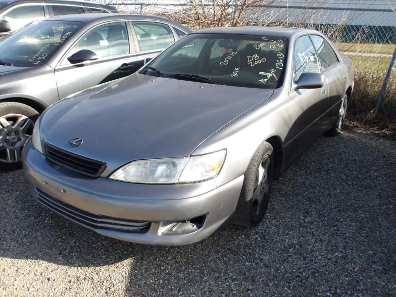 D8 - 2000 Lexus ES 300