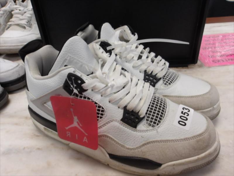 53 - Nike sz, 11