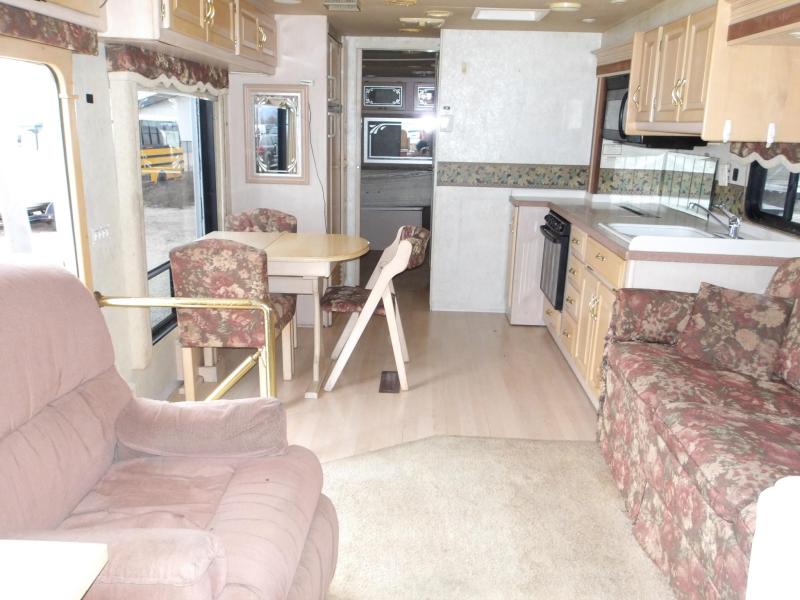 T26 - 1999 Dutch Star MotorHome Sells with No Reserve