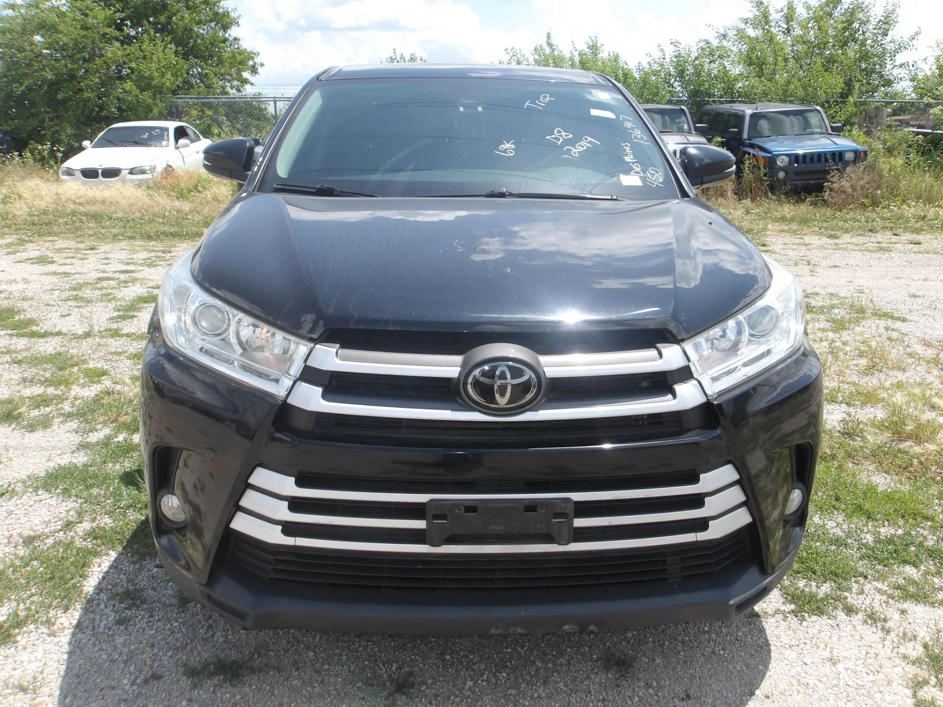 D8 - 2019 Toyota Highlander LE