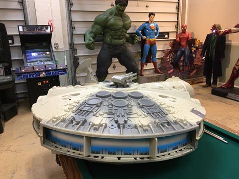 Star Wars Toys R Us Millennium Falcon Extraordinaire